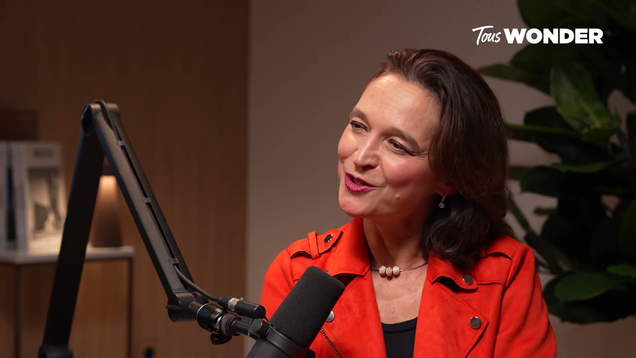 Une interview en studio où une — Michaëlla Merck : L'intelligence relationnelle, le pouvoir qui transforme vie et carrière