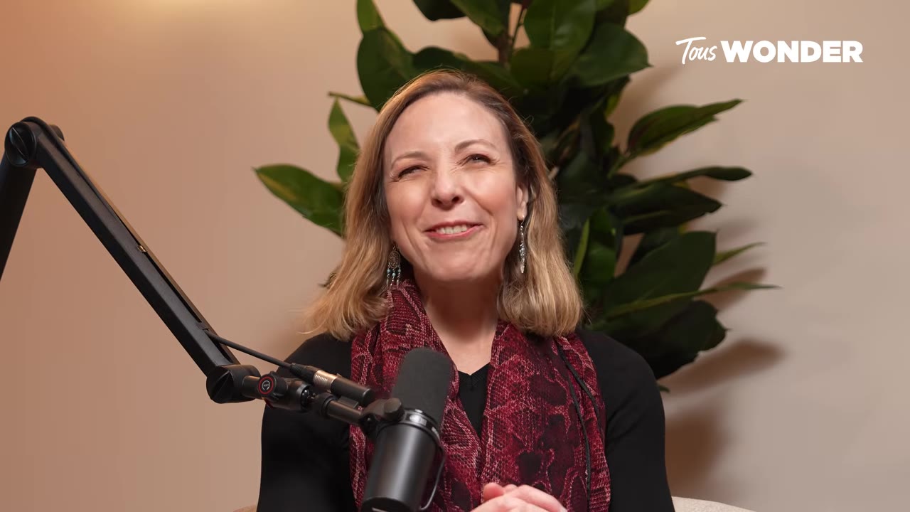 Défier la mort pour toucher le ciel : l'épopée résiliente d'Orianne Aymard sur l'Everest et le Lhotse — Qui est Oriane Aymard et quel a été son premier point de bascule ? (4:53) Défier la mort pour toucher le ciel : l'épopée résiliente d'Orianne Aymard sur l'Everest et le Lhotse — Qui est Oriane Aymard et quel a été son premier point de bascule ? (4:53)