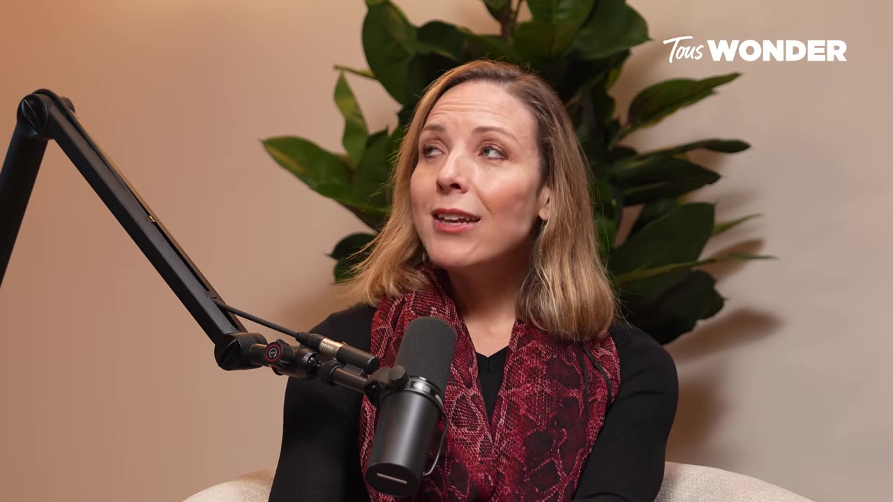 Défier la mort pour toucher le ciel : l'épopée résiliente d'Orianne Aymard sur l'Everest et le Lhotse — Quel rôle la spiritualité joue-t-elle dans la quête d'Oriane Aymard ? (34:55) Défier la mort pour toucher le ciel : l'épopée résiliente d'Orianne Aymard sur l'Everest et le Lhotse — Quel rôle la spiritualité joue-t-elle dans la quête d'Oriane Aymard ? (34:55)