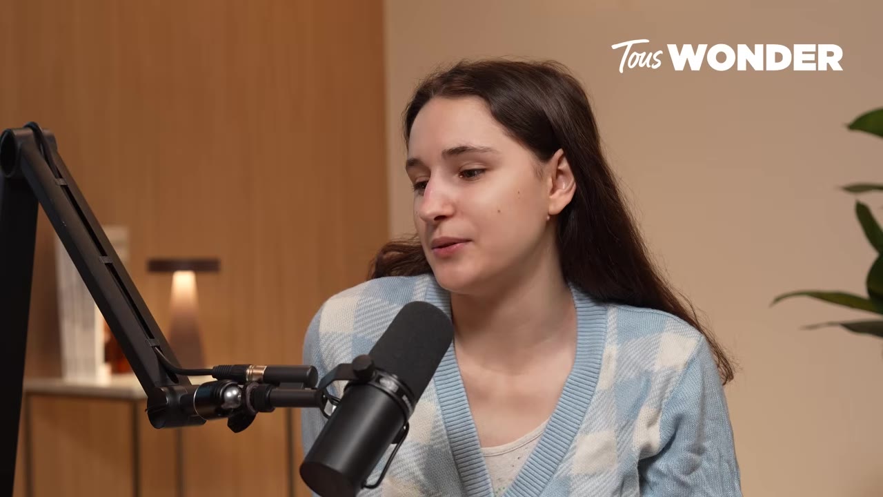 Mon monde intérieur : le récit bouleversant d'Ava et ses 30 alters face au TDI | Podcast Tous Wonder — Comment Ava gère-t-elle son identité et sa présentation publique ? (2:13) Mon monde intérieur : le récit bouleversant d'Ava et ses 30 alters face au TDI | Podcast Tous Wonder — Comment Ava gère-t-elle son identité et sa présentation publique ? (2:13)