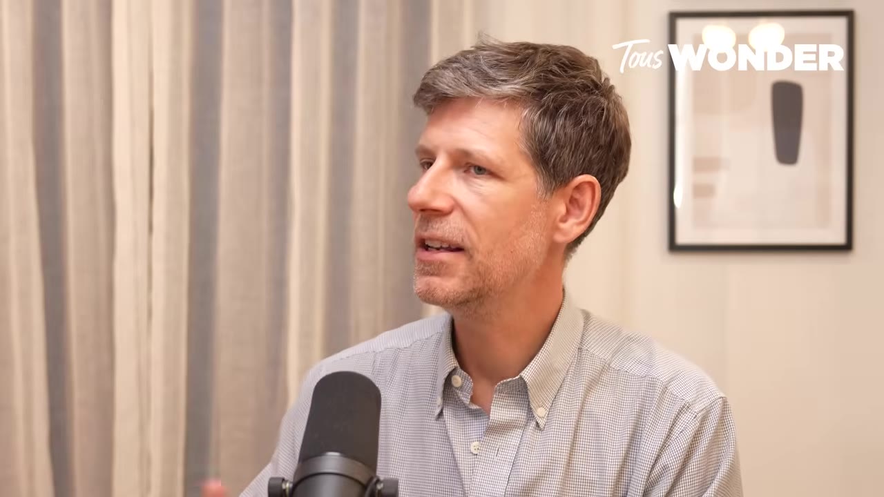 Dans l'intimité des morts illustres : quand le médecin fait parler l'histoire secrète — Comment Philippe Charlier Authentifie-t-il les Reliques Historiques de Personnages Célèbres comme Marie-Antoinette et Jeanne d'Arc ? (33:57) Dans l'intimité des morts illustres : quand le médecin fait parler l'histoire secrète — Comment Philippe Charlier Authentifie-t-il les Reliques Historiques de Personnages Célèbres comme Marie-Antoinette et Jeanne d'Arc ? (33:57)