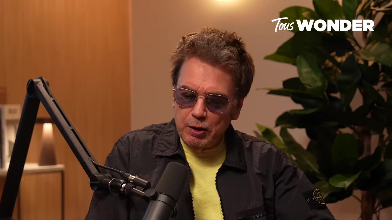 Jean-Michel Jarre : de l’enfance au futur de la musique électronique, une vie guidée par le son et l’innovation — Comment la jeunesse de Jean-Michel Jarre a-t-elle façonné sa vision artistique ? (16:26) Jean-Michel Jarre : de l’enfance au futur de la musique électronique, une vie guidée par le son et l’innovation — Comment la jeunesse de Jean-Michel Jarre a-t-elle façonné sa vision artistique ? (16:26)