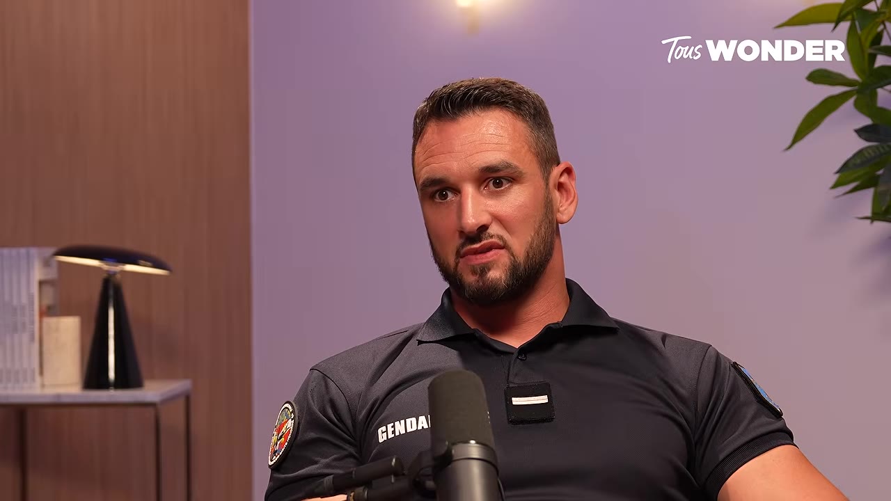 Dans les profondeurs des enquêtes criminelles : le quotidien d’un plongeur de la Gendarmerie — Pourquoi la restitution des corps est-elle cruciale pour les familles ? (19:48) Dans les profondeurs des enquêtes criminelles : le quotidien d’un plongeur de la Gendarmerie — Pourquoi la restitution des